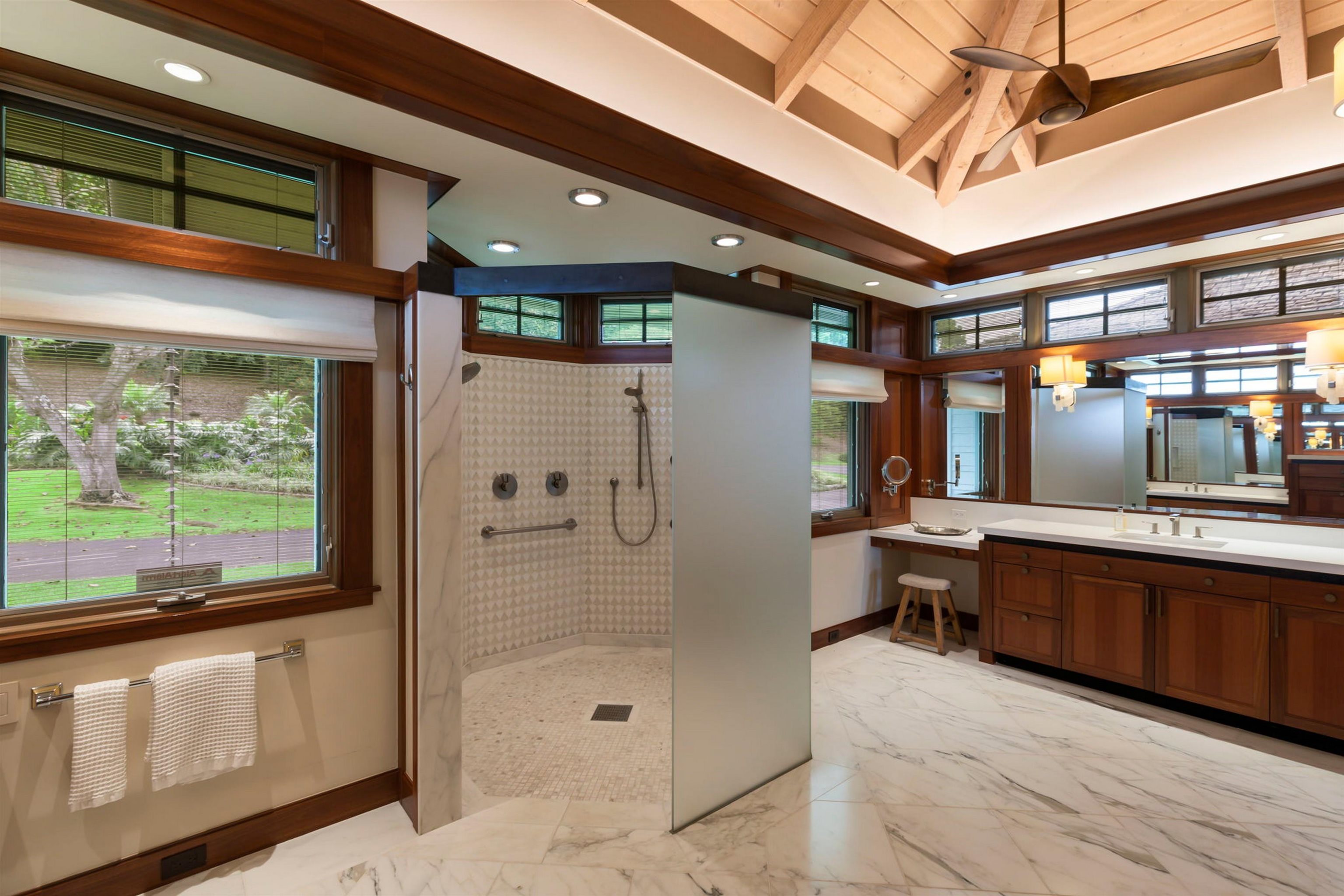 95 & 285 Kekaulike Ave