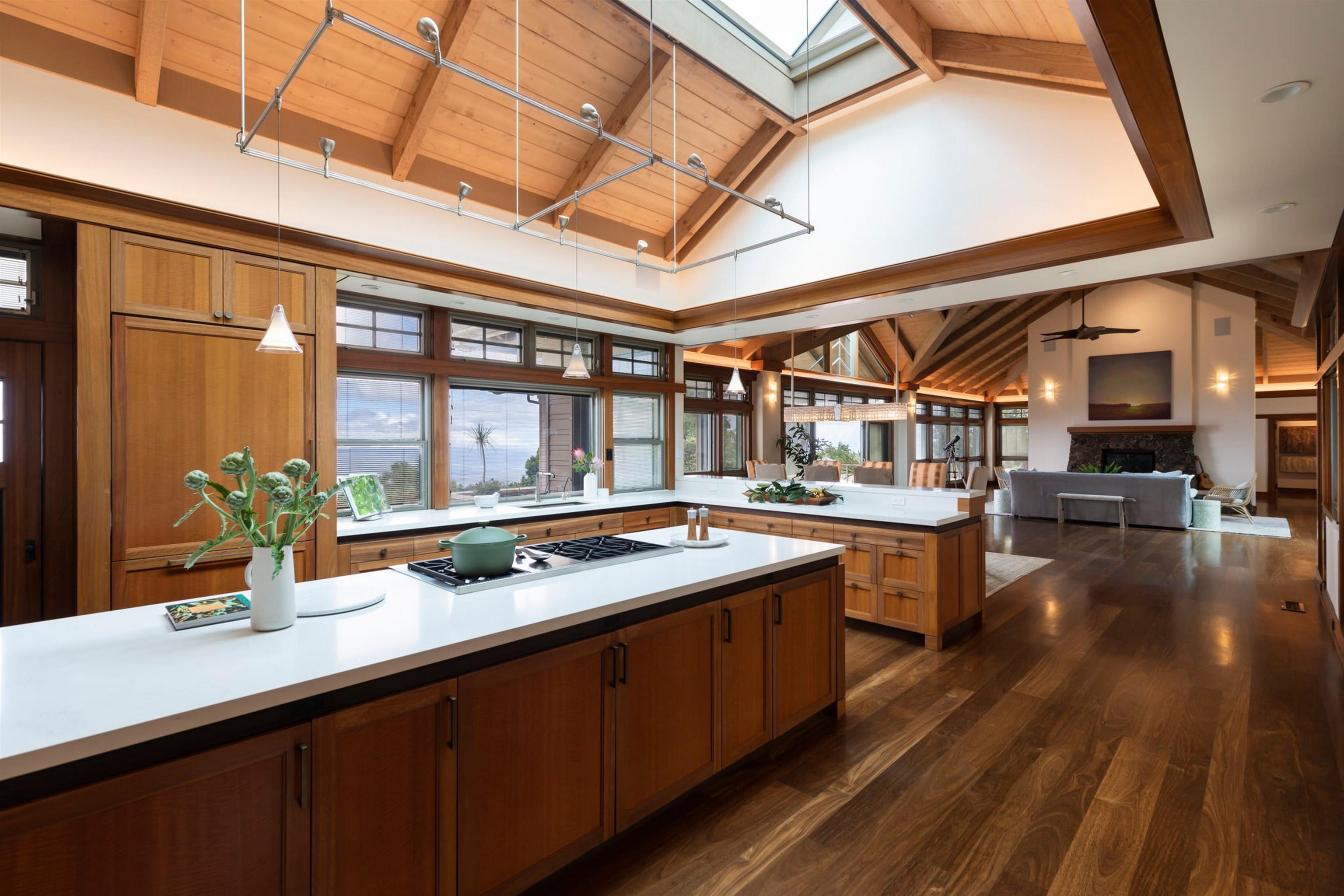 95 & 285 Kekaulike Ave