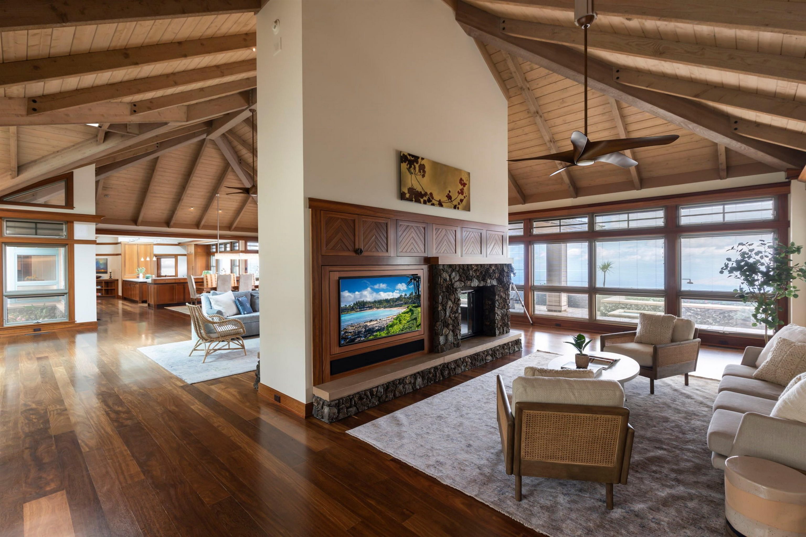 95 & 285 Kekaulike Ave