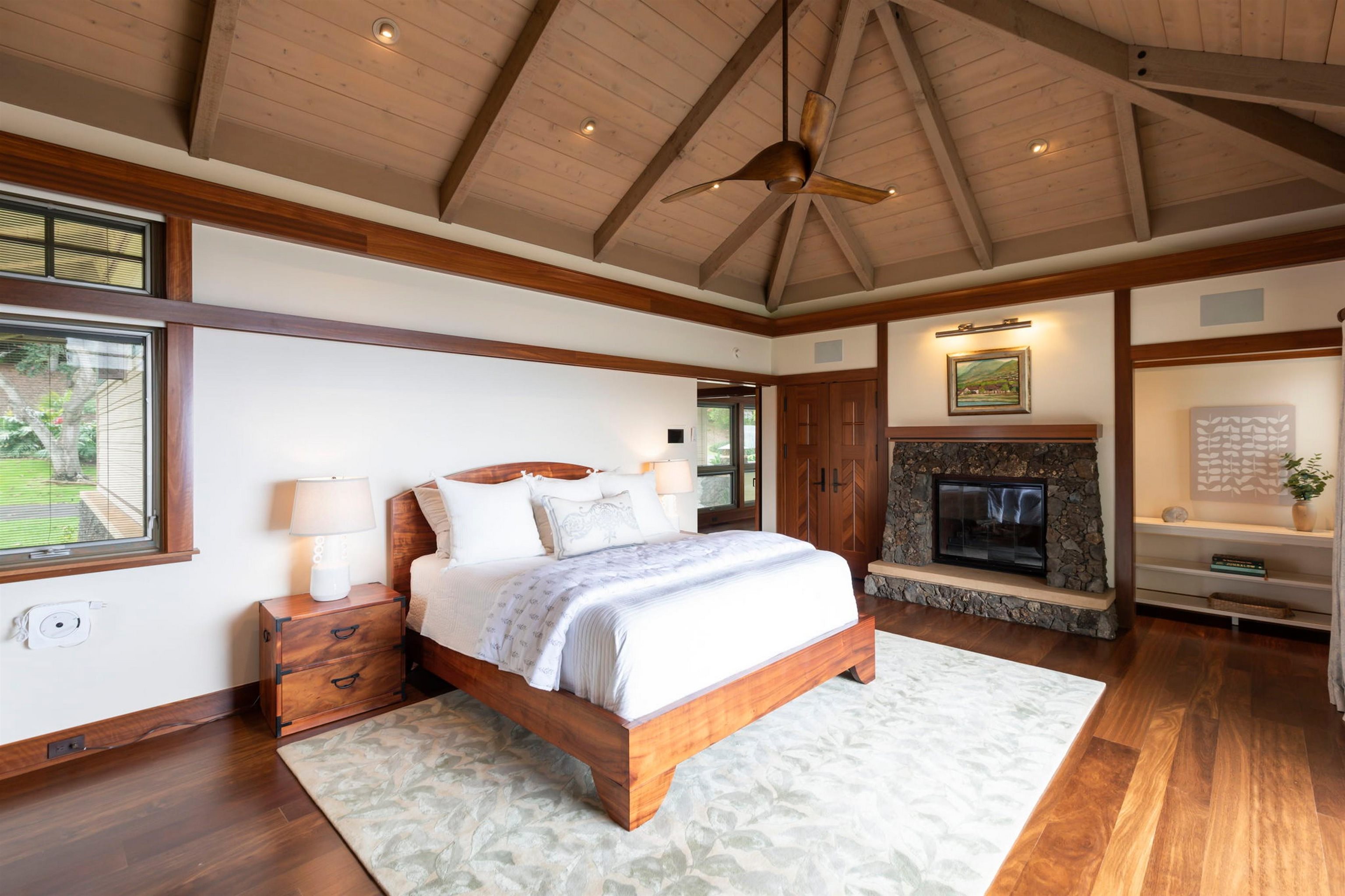 95 & 285 Kekaulike Ave