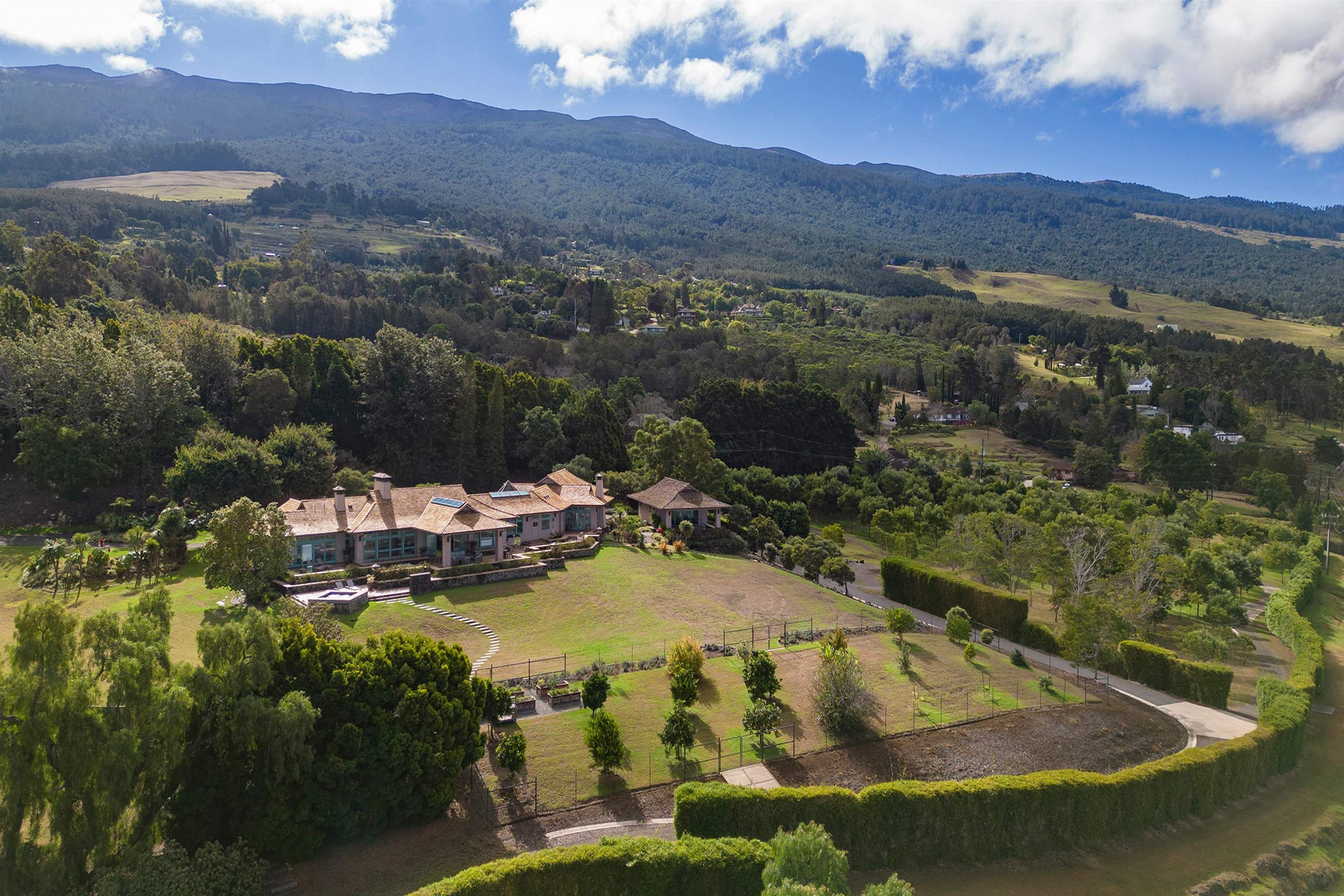 95 & 285 Kekaulike Ave