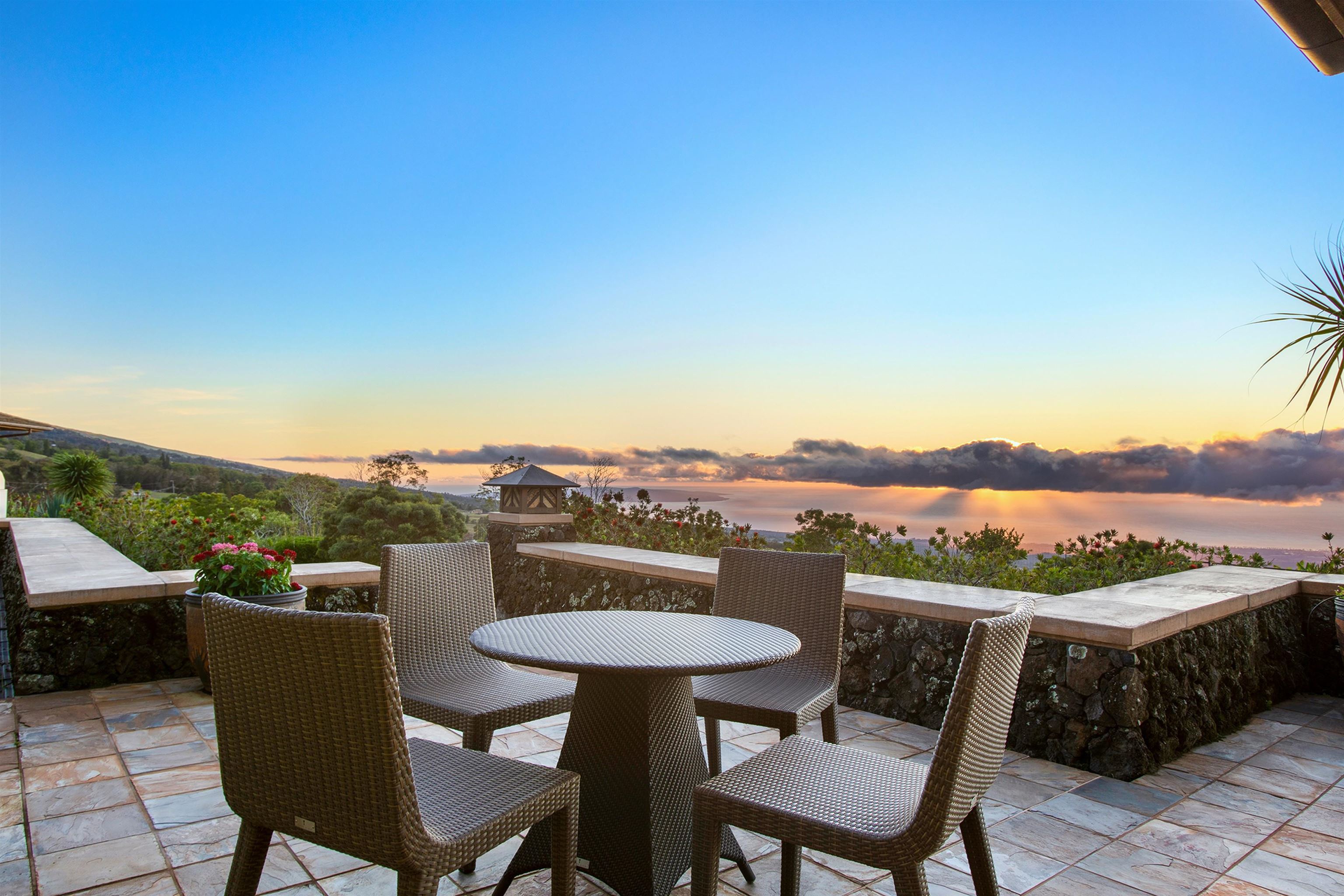 95 & 285 Kekaulike Ave