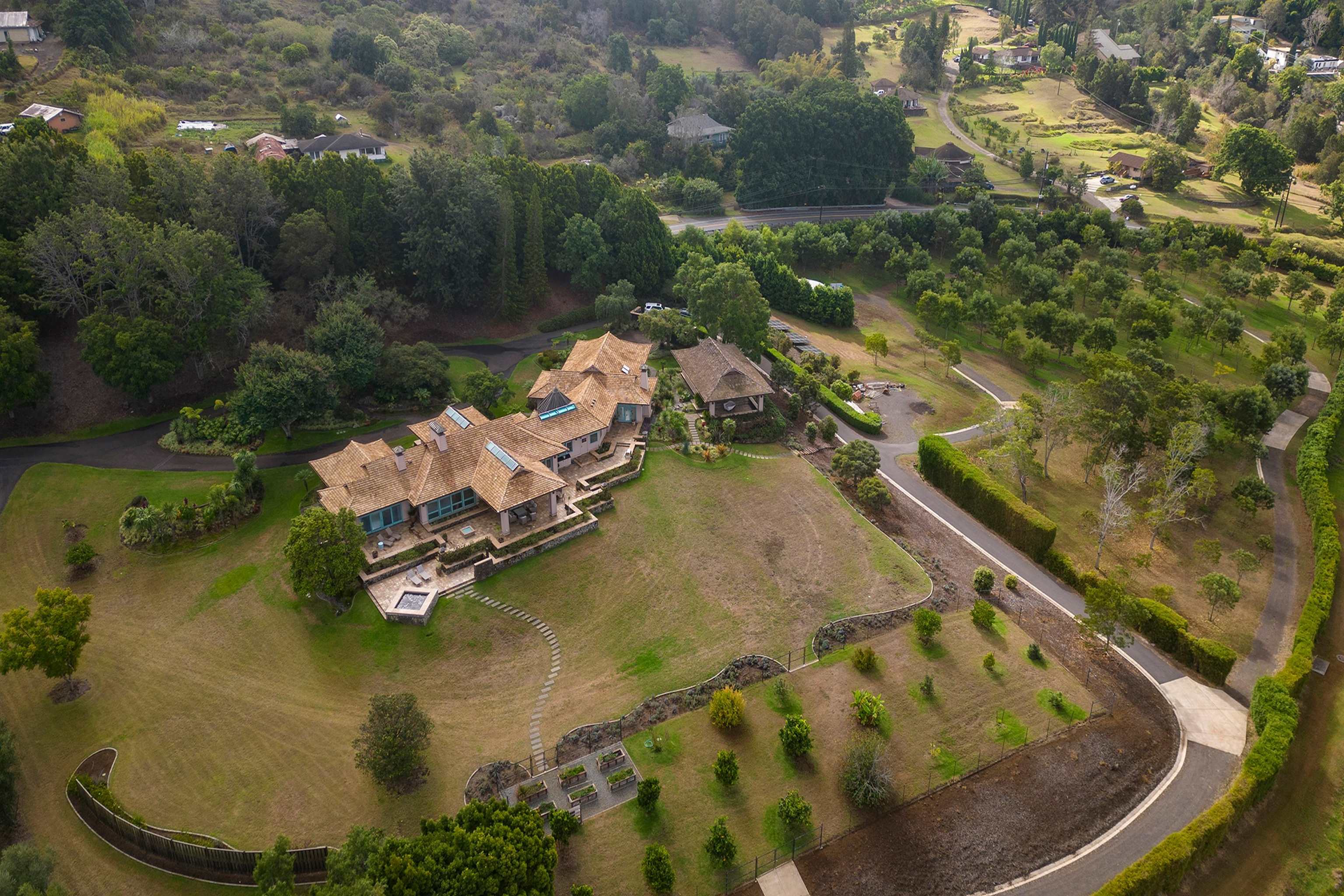 95 & 285 Kekaulike Ave