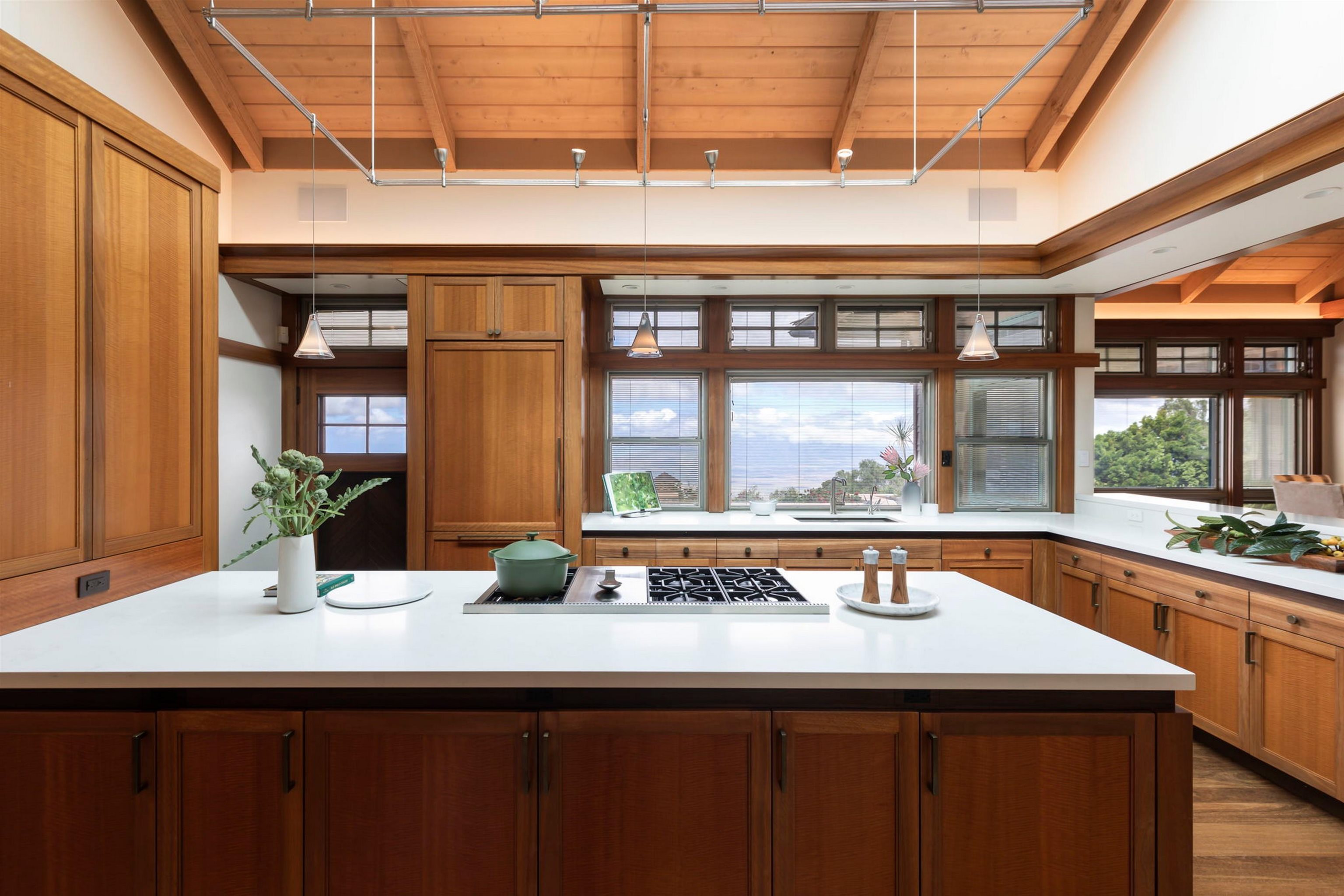 95 & 285 Kekaulike Ave