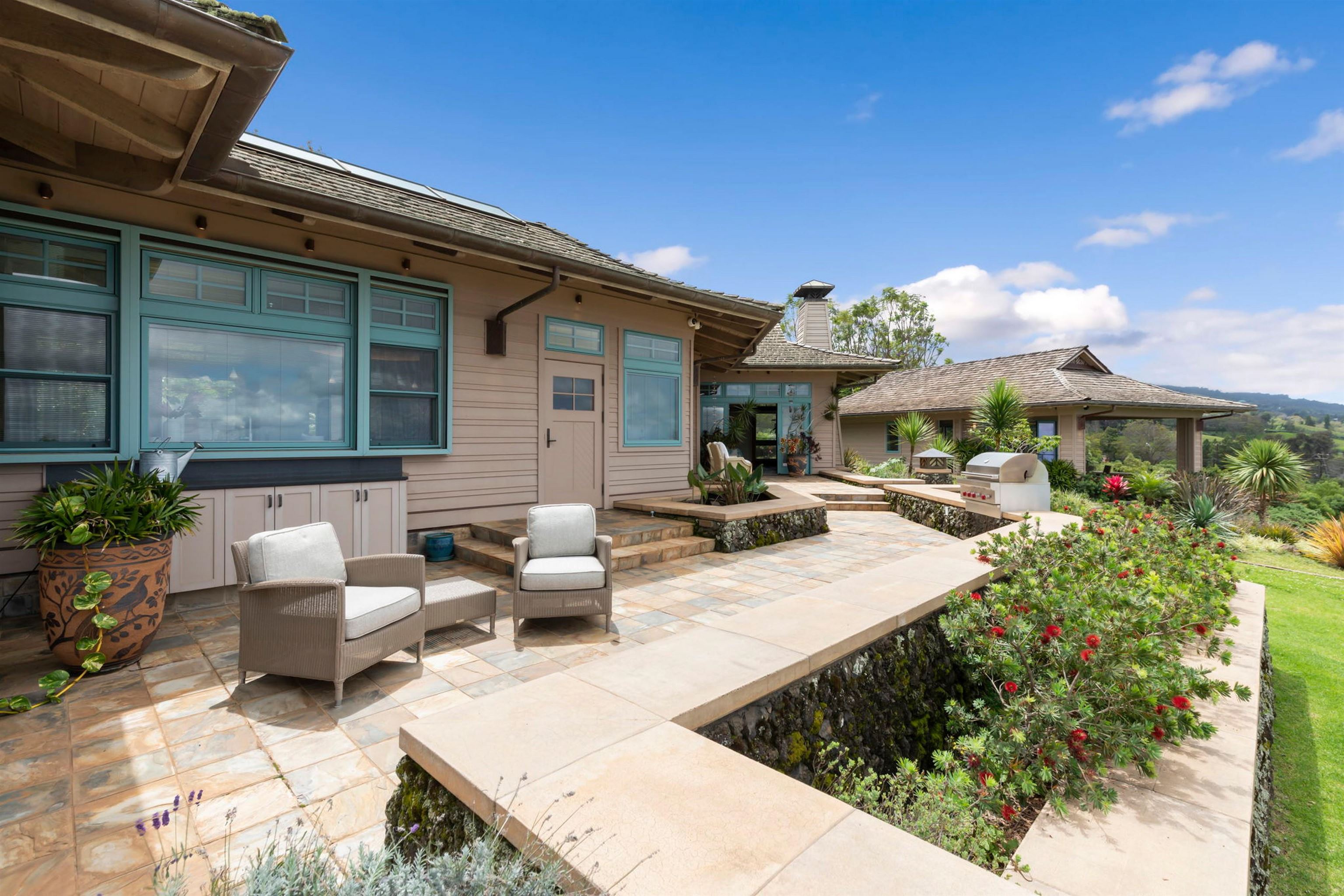 95 & 285 Kekaulike Ave