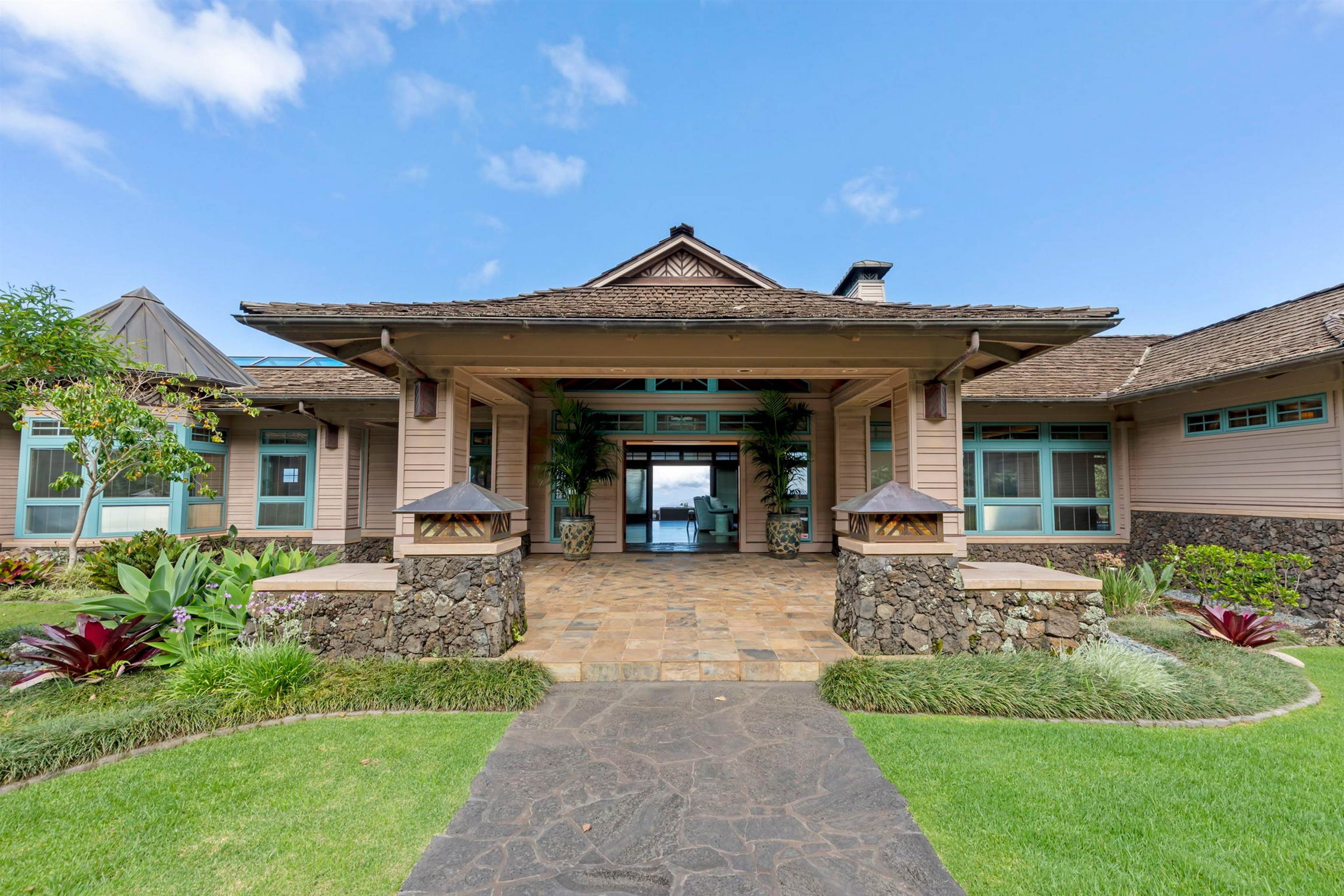 95 & 285 Kekaulike Ave