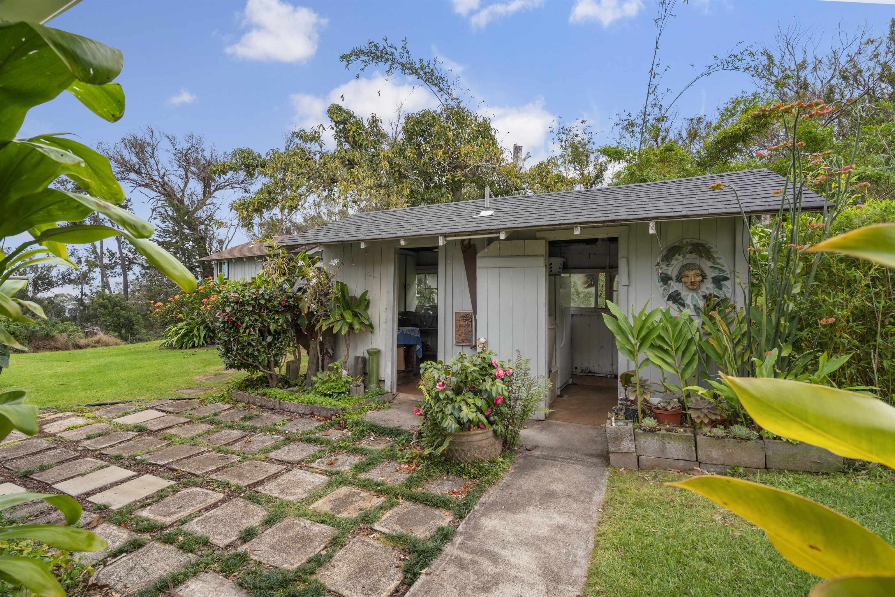 1423 Olinda Rd