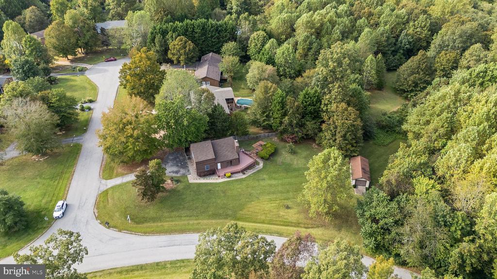 6635 HORSESHOE DRIVE