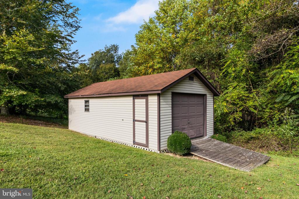 6635 HORSESHOE DRIVE