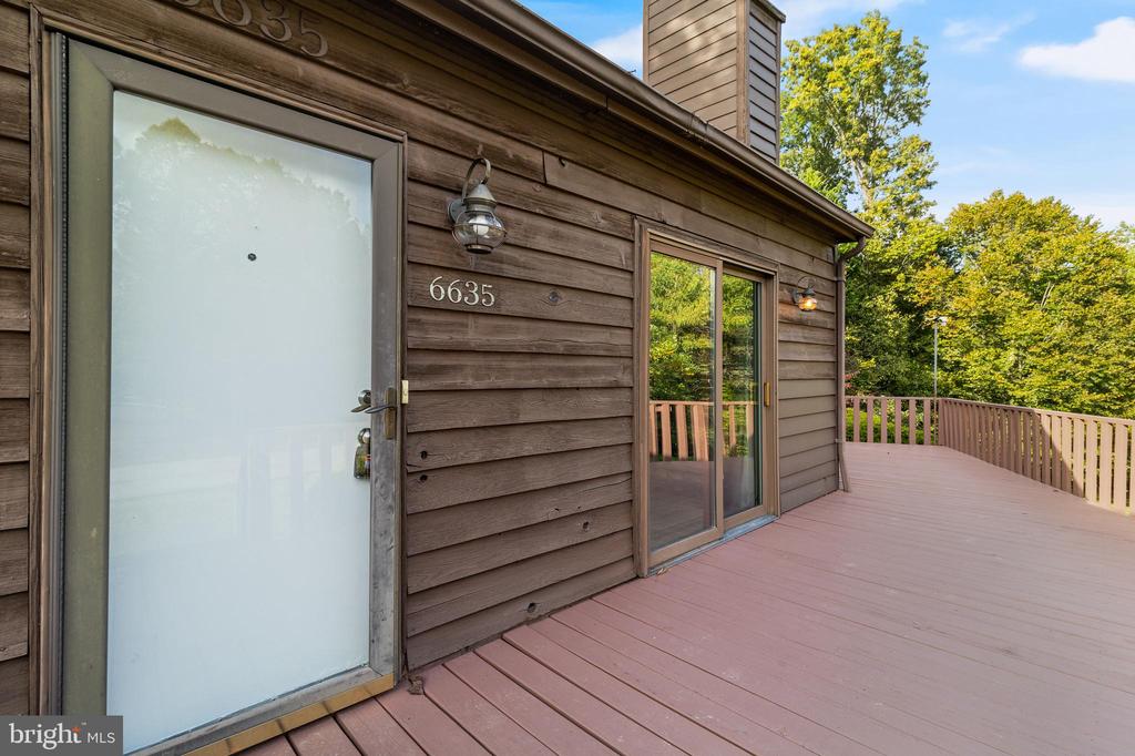 6635 HORSESHOE DRIVE
