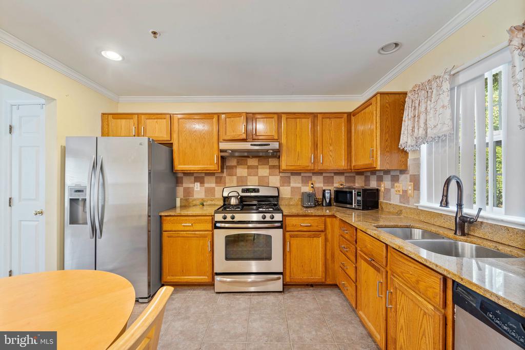 7501 VAL LANE
