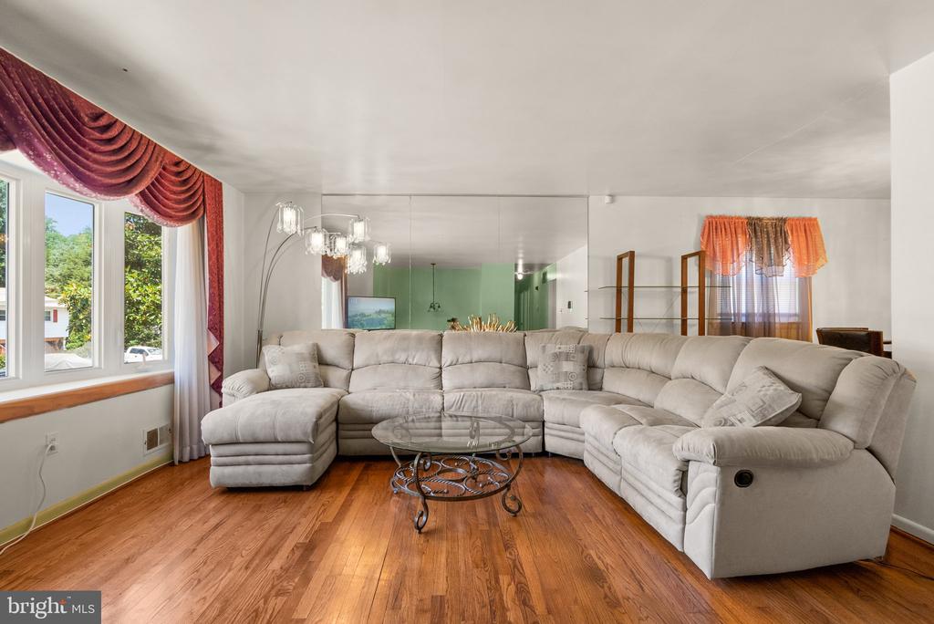 9513 NOBLE DRIVE