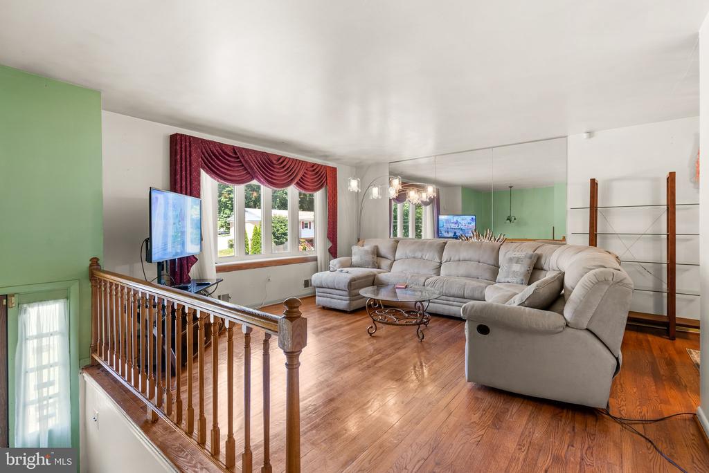 9513 NOBLE DRIVE