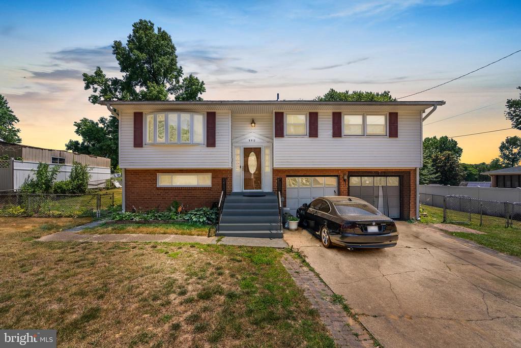 9513 NOBLE DRIVE