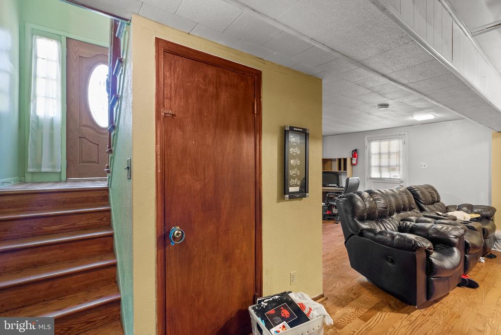 9513 NOBLE DRIVE