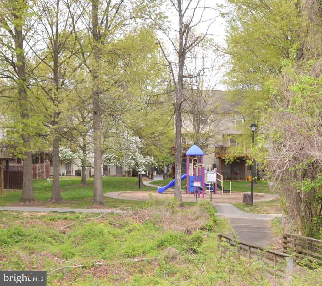 14100 FARNSWORTH LANE Unit: 2103