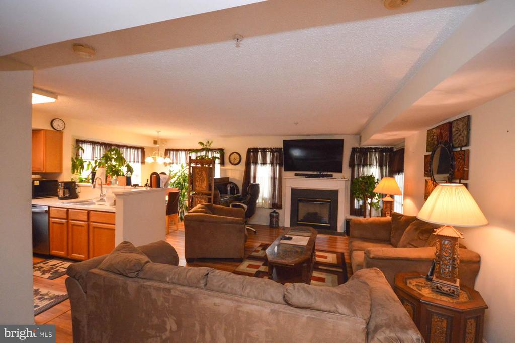 14100 FARNSWORTH LANE Unit: 2103