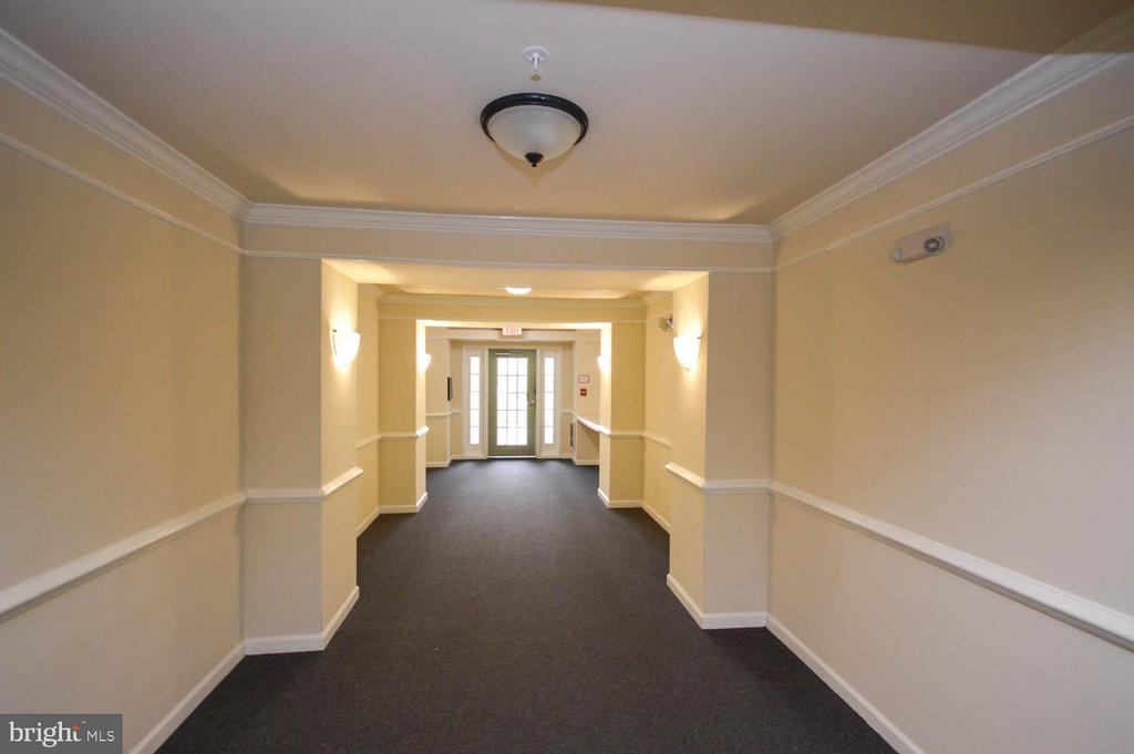 14100 FARNSWORTH LANE Unit: 2103