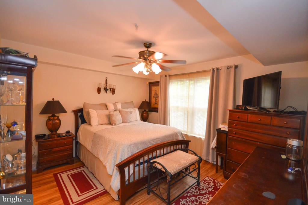 14100 FARNSWORTH LANE Unit: 2103
