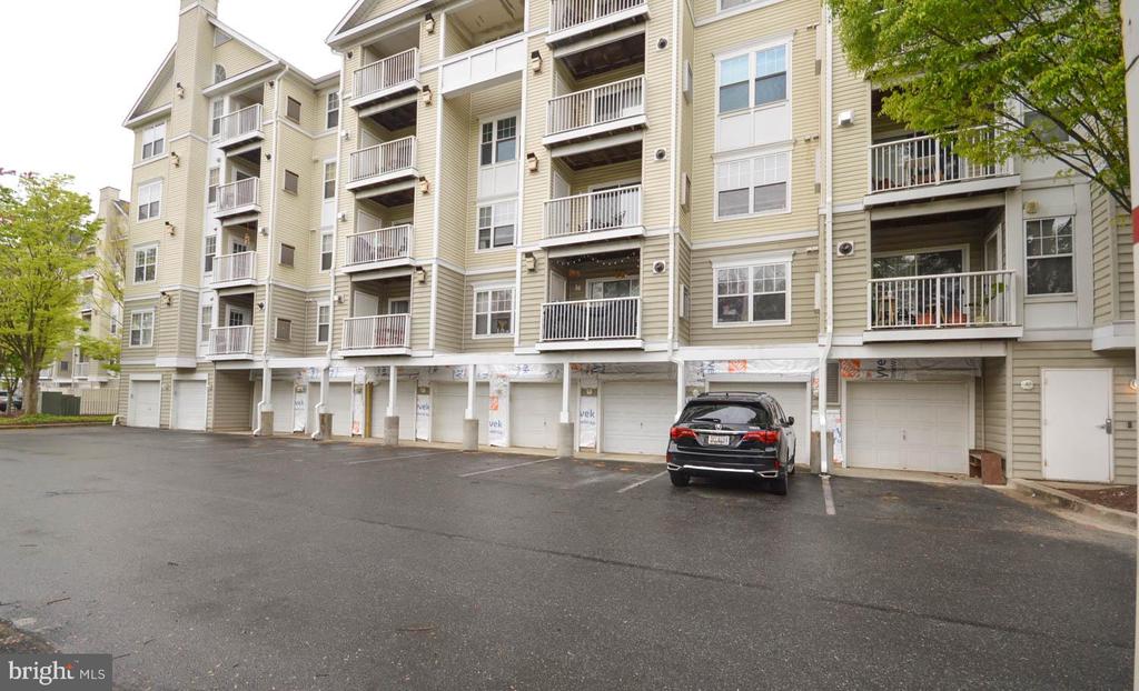 14100 FARNSWORTH LANE Unit: 2103