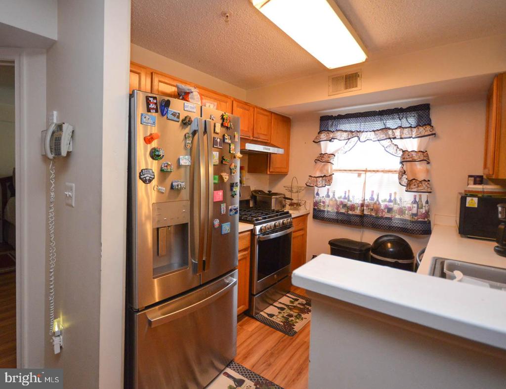 14100 FARNSWORTH LANE Unit: 2103