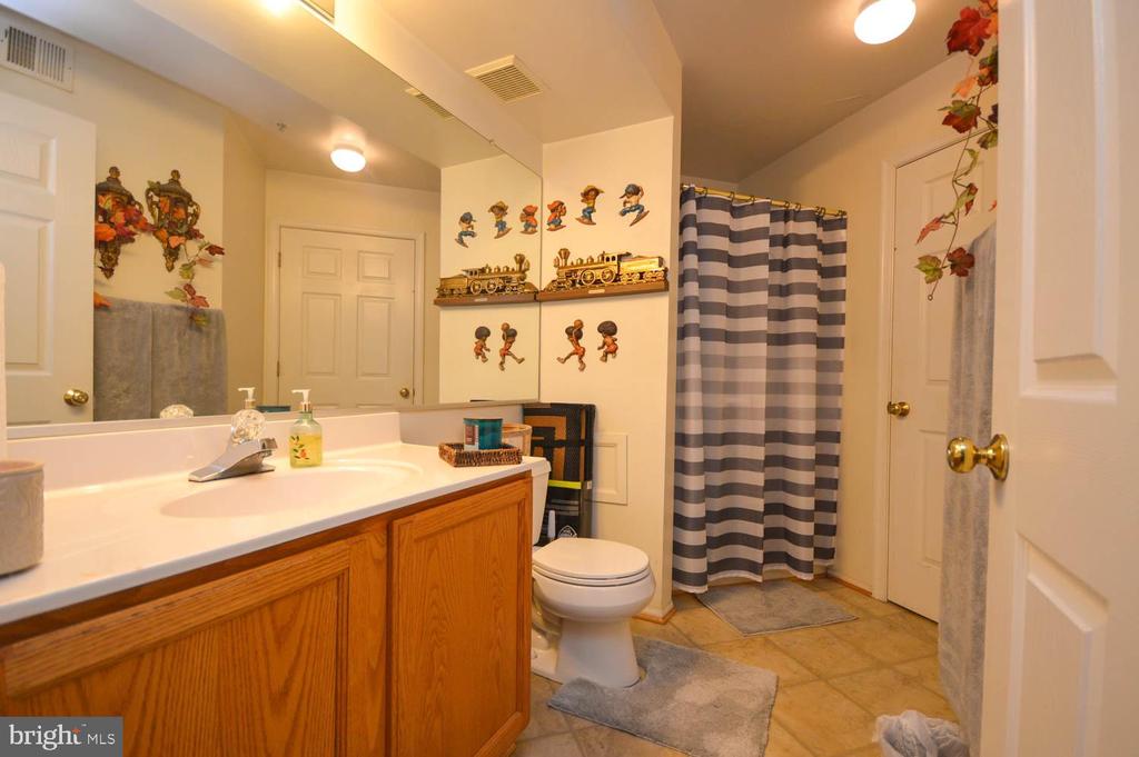 14100 FARNSWORTH LANE Unit: 2103