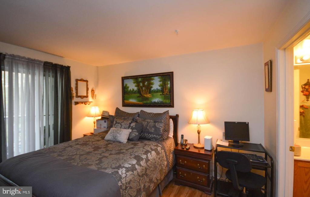 14100 FARNSWORTH LANE Unit: 2103