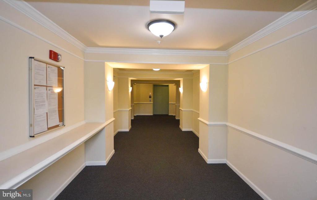 14100 FARNSWORTH LANE Unit: 2103