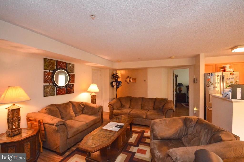 14100 FARNSWORTH LANE Unit: 2103