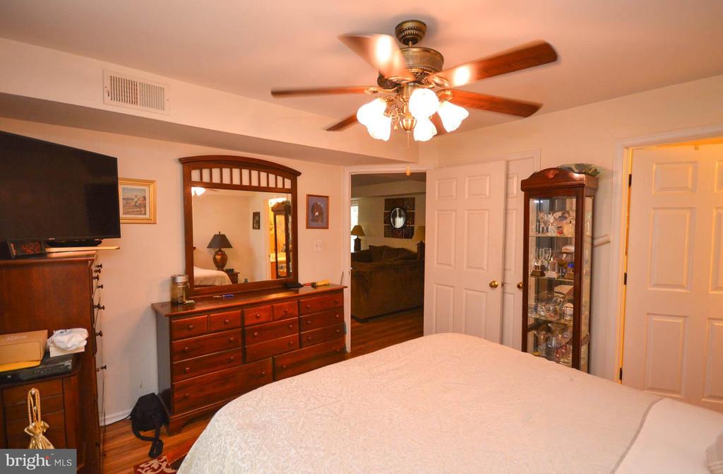 14100 FARNSWORTH LANE Unit: 2103