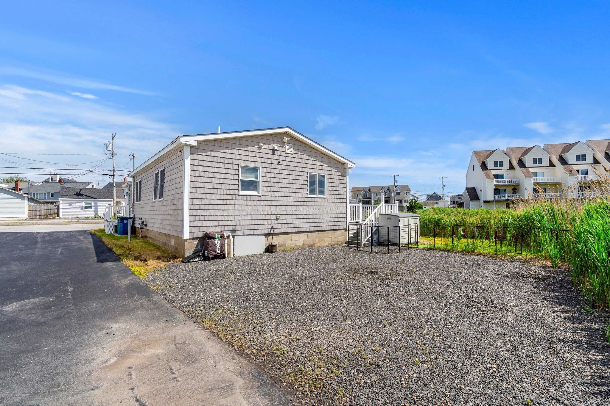 527 Ocean Boulevard