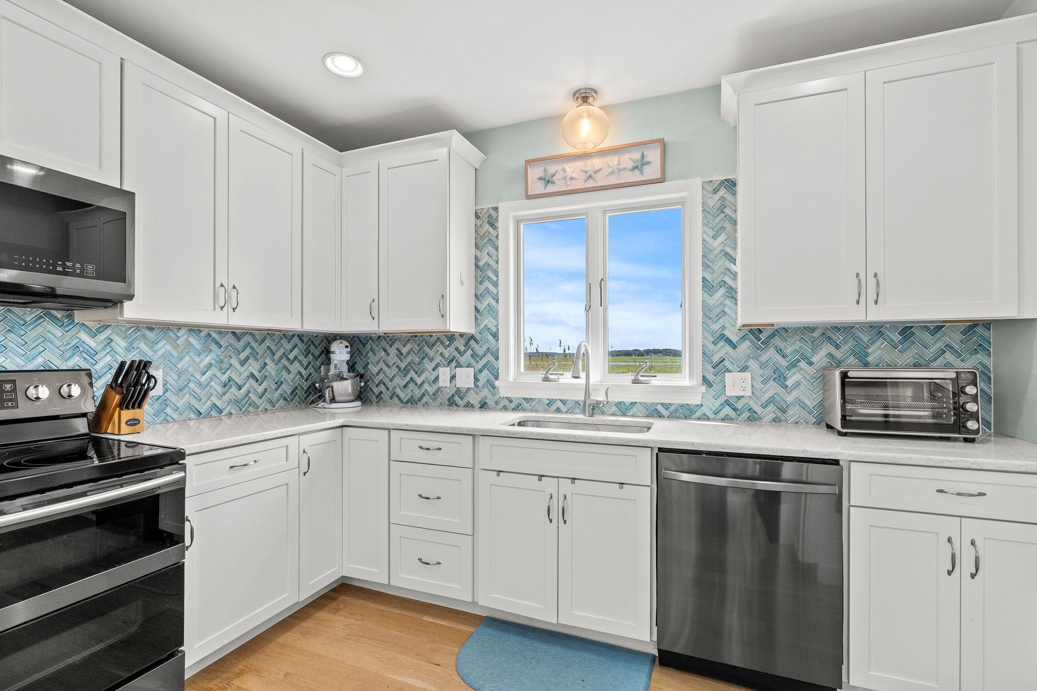 527 Ocean Boulevard