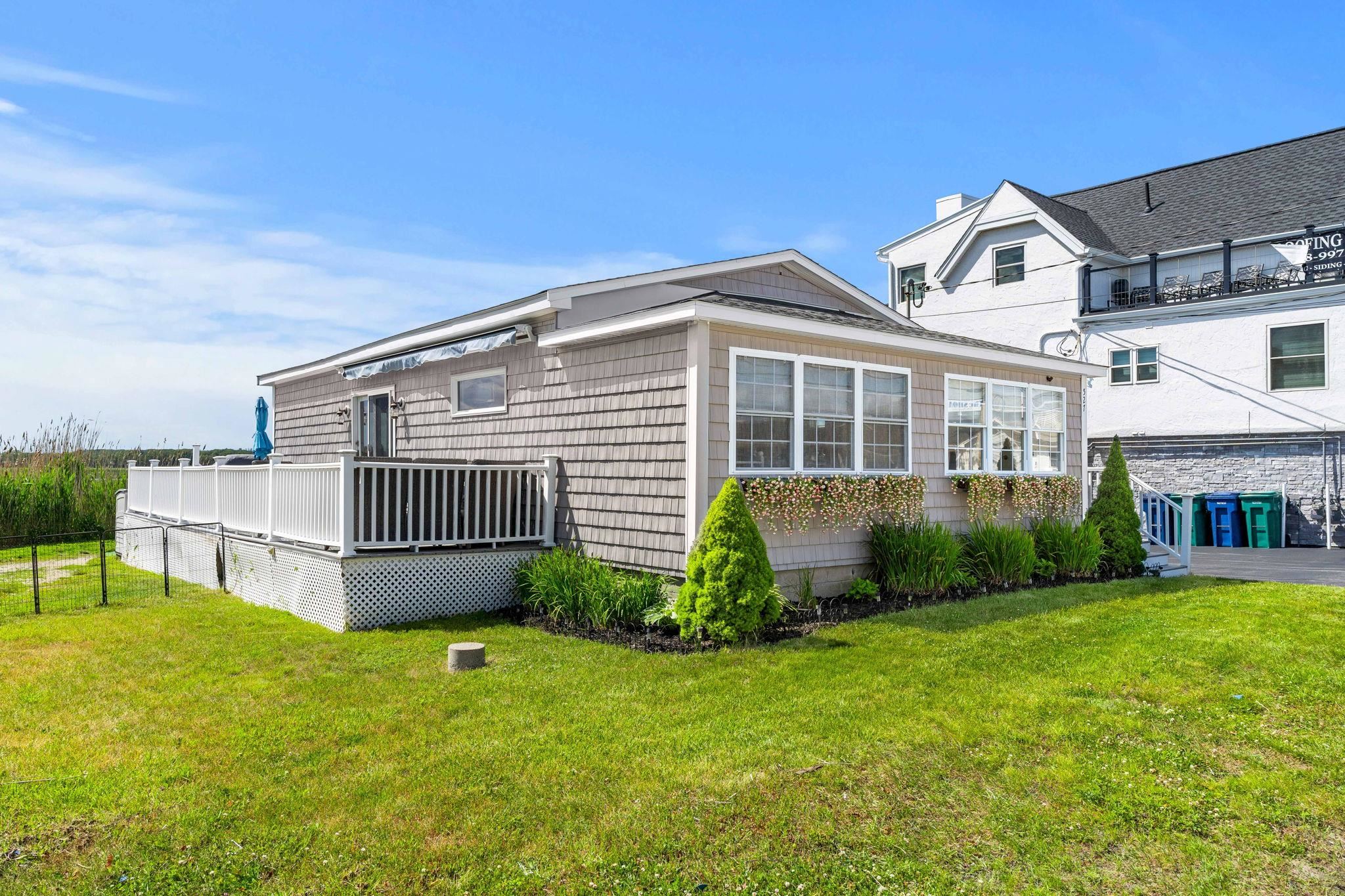 527 Ocean Boulevard