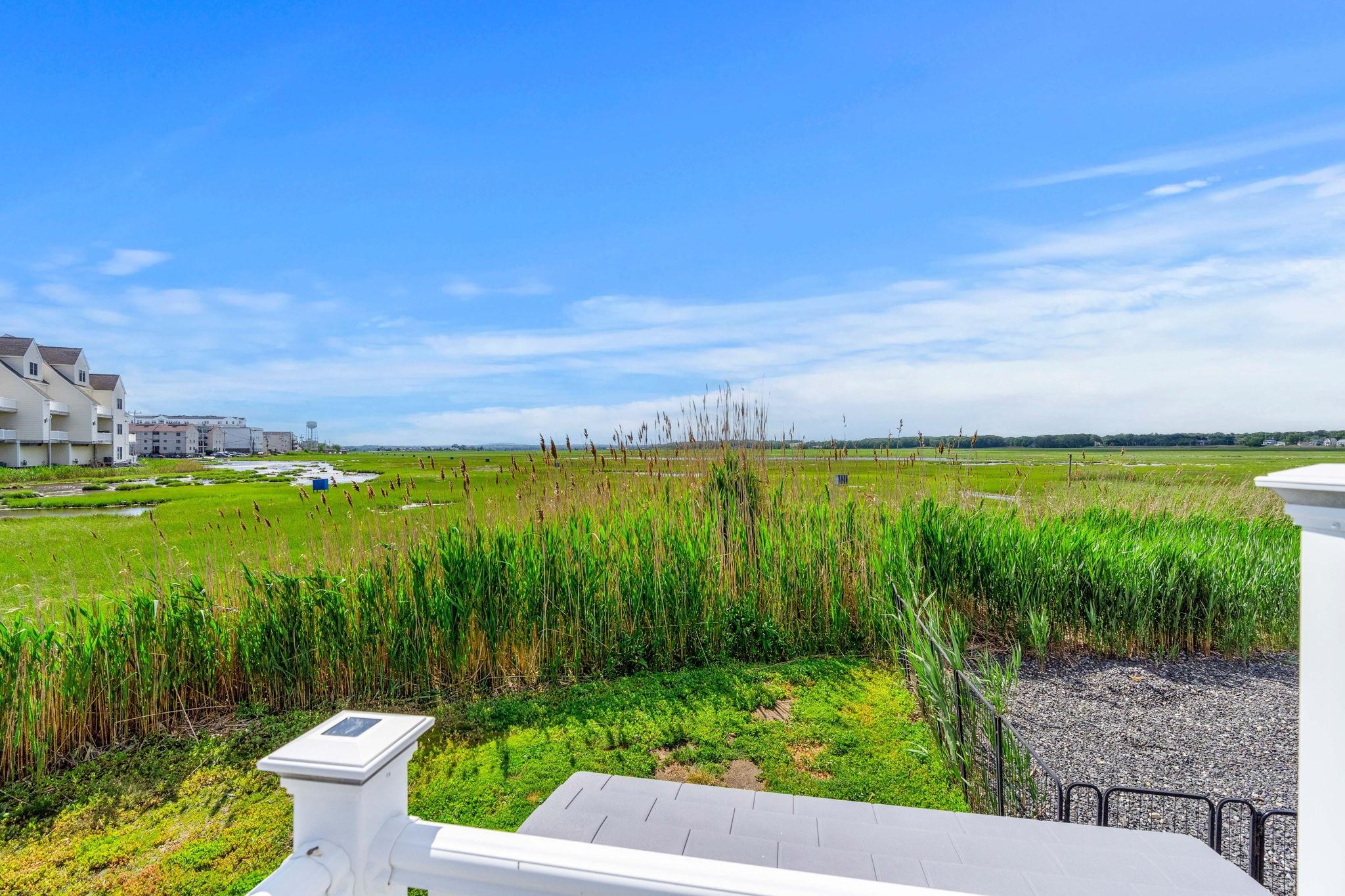 527 Ocean Boulevard