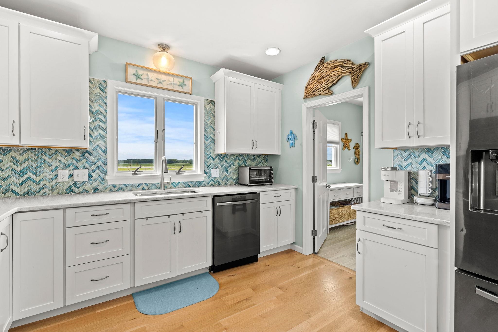 527 Ocean Boulevard