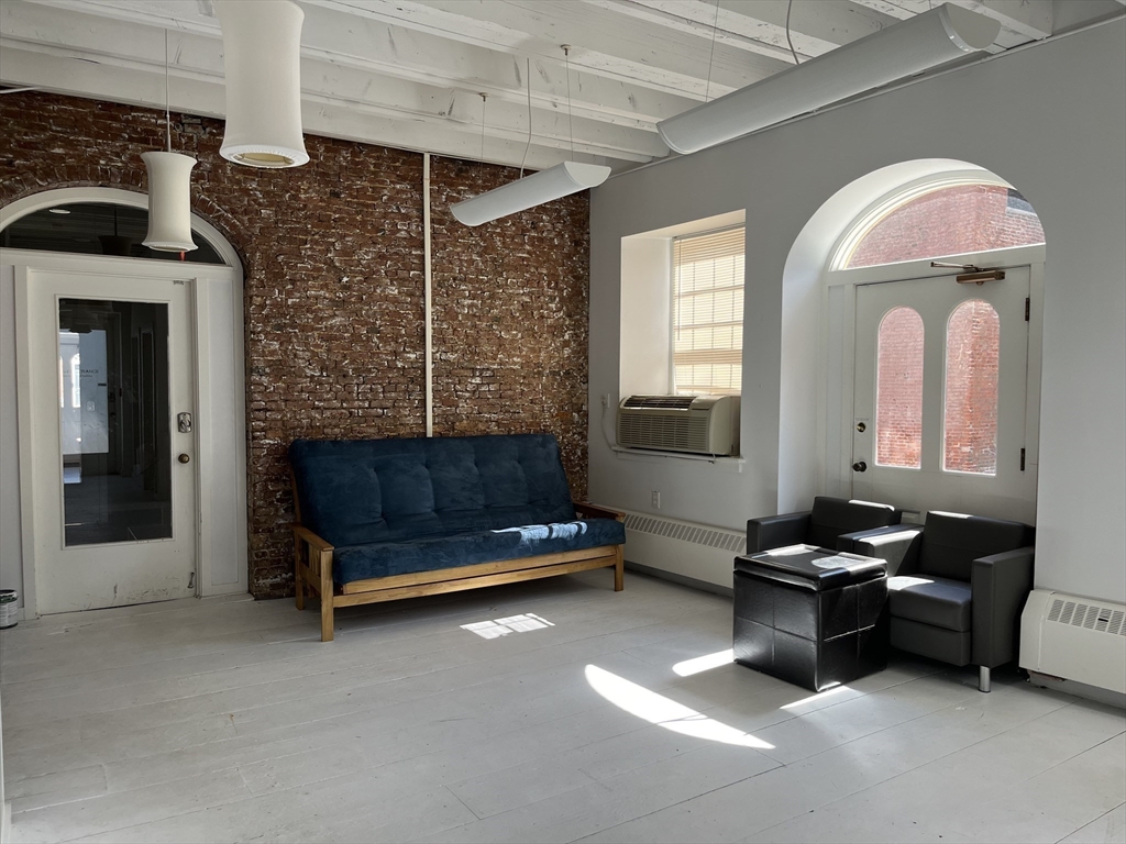 11 Market Square Unit: 10