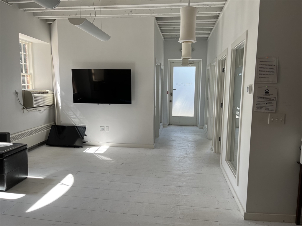 11 Market Square Unit: 10