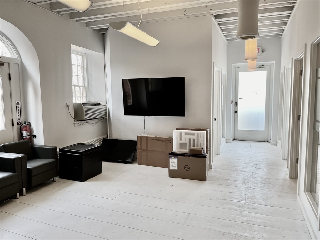 11 Market Square Unit: 10