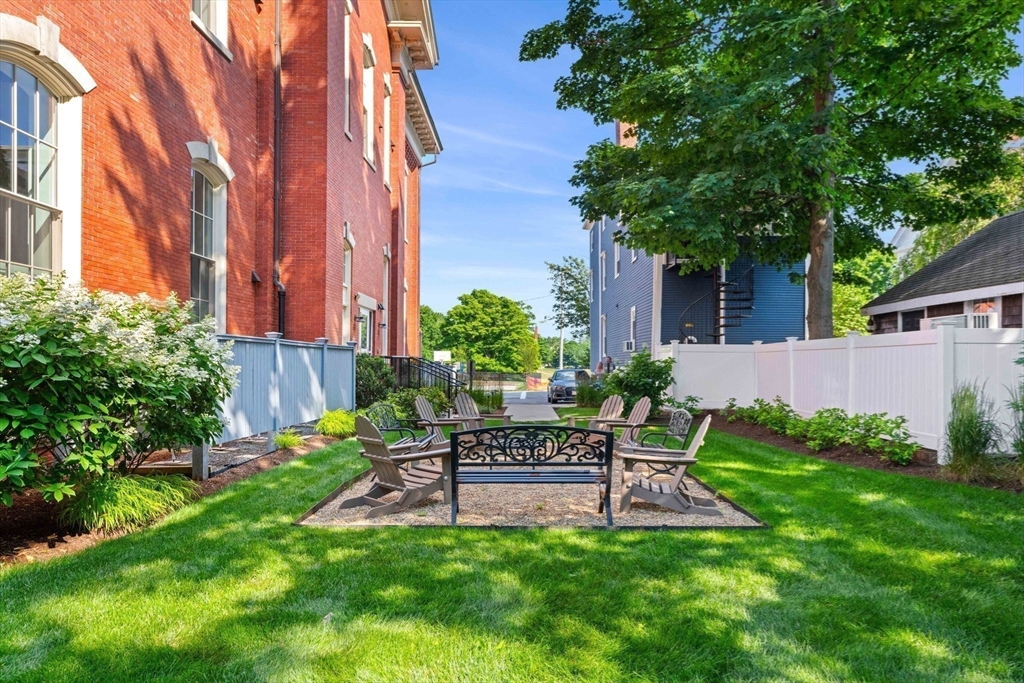 151 High St # 2B
