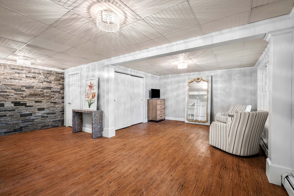 655 E Broadway