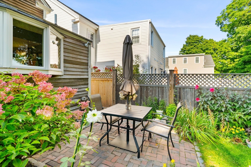 25 Oakland St # 25