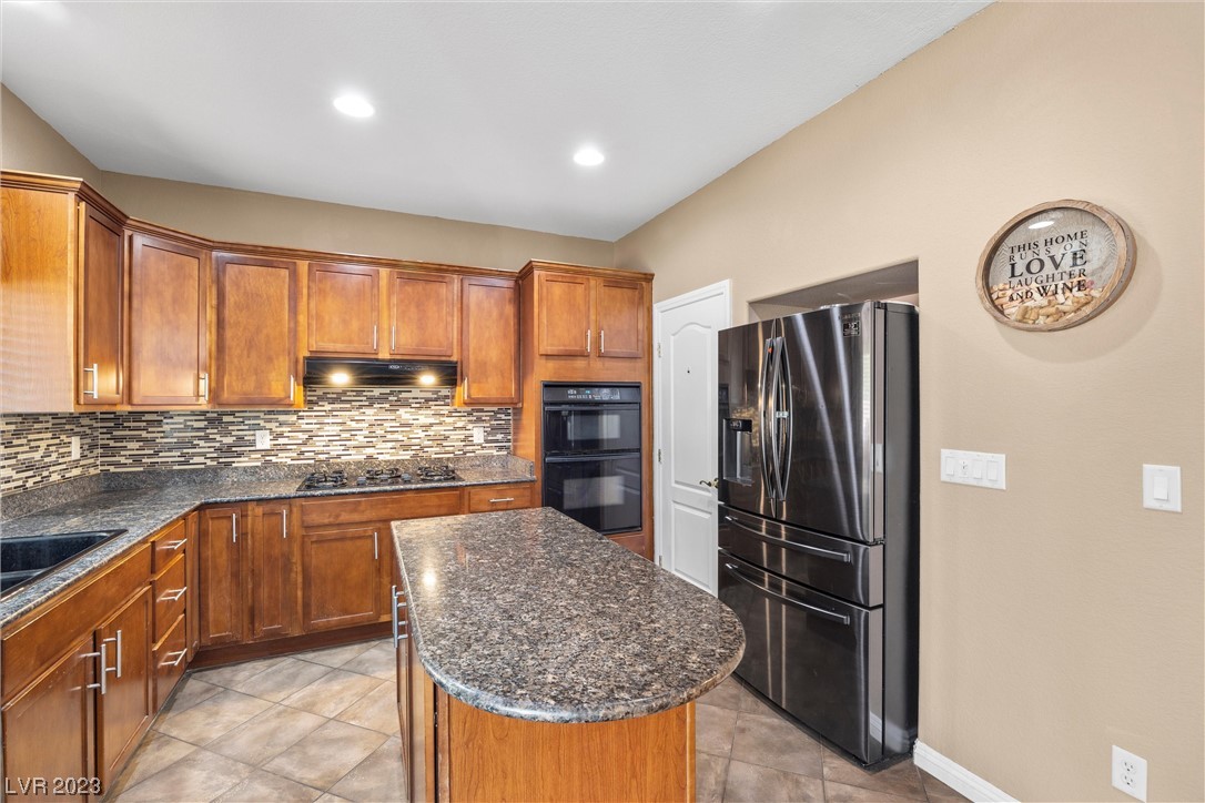 8128 Walnut Roast Way