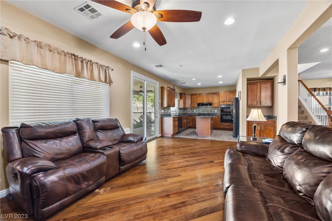 8128 Walnut Roast Way