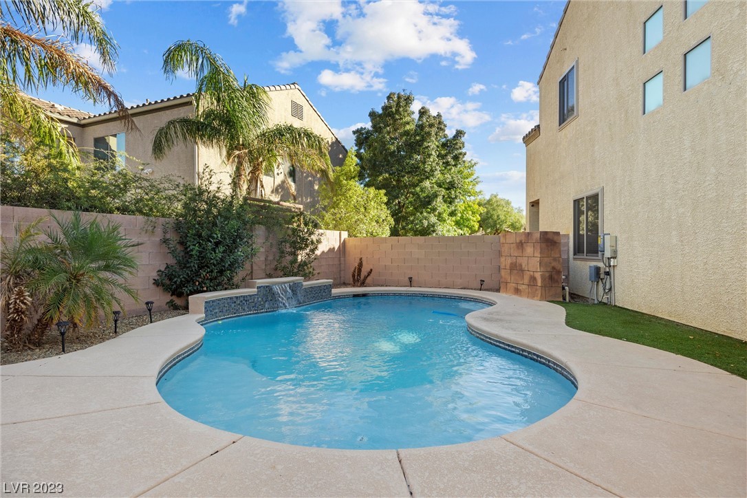 8128 Walnut Roast Way