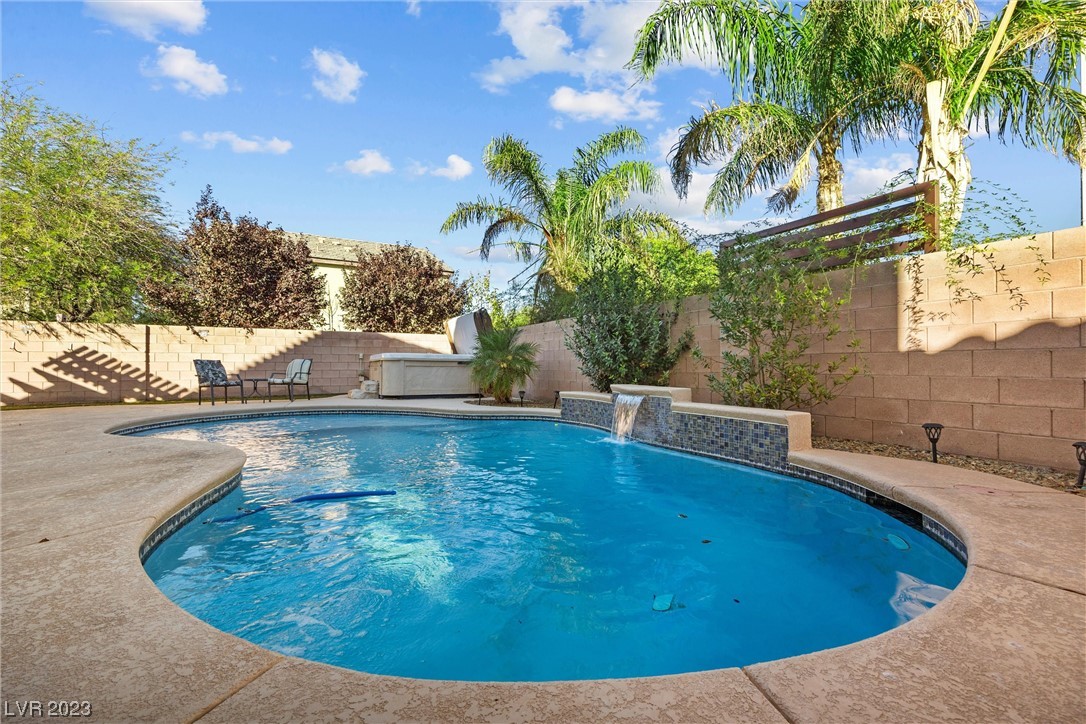 8128 Walnut Roast Way