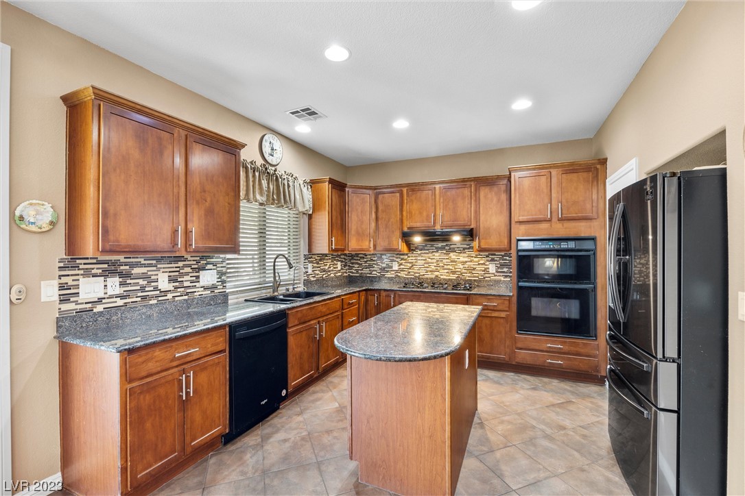 8128 Walnut Roast Way