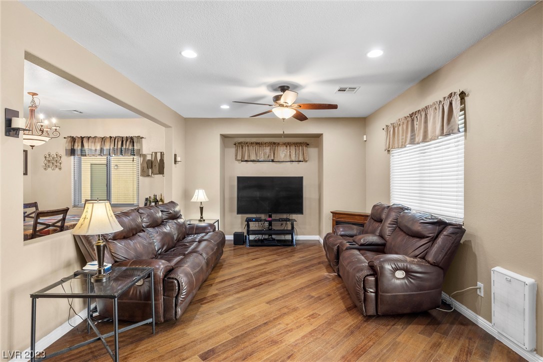 8128 Walnut Roast Way