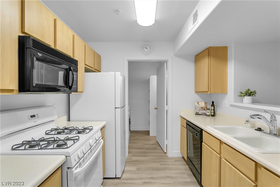 950 Seven Hills Drive 1016