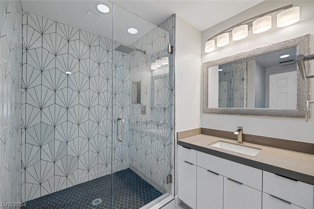 2204 Versailles Court