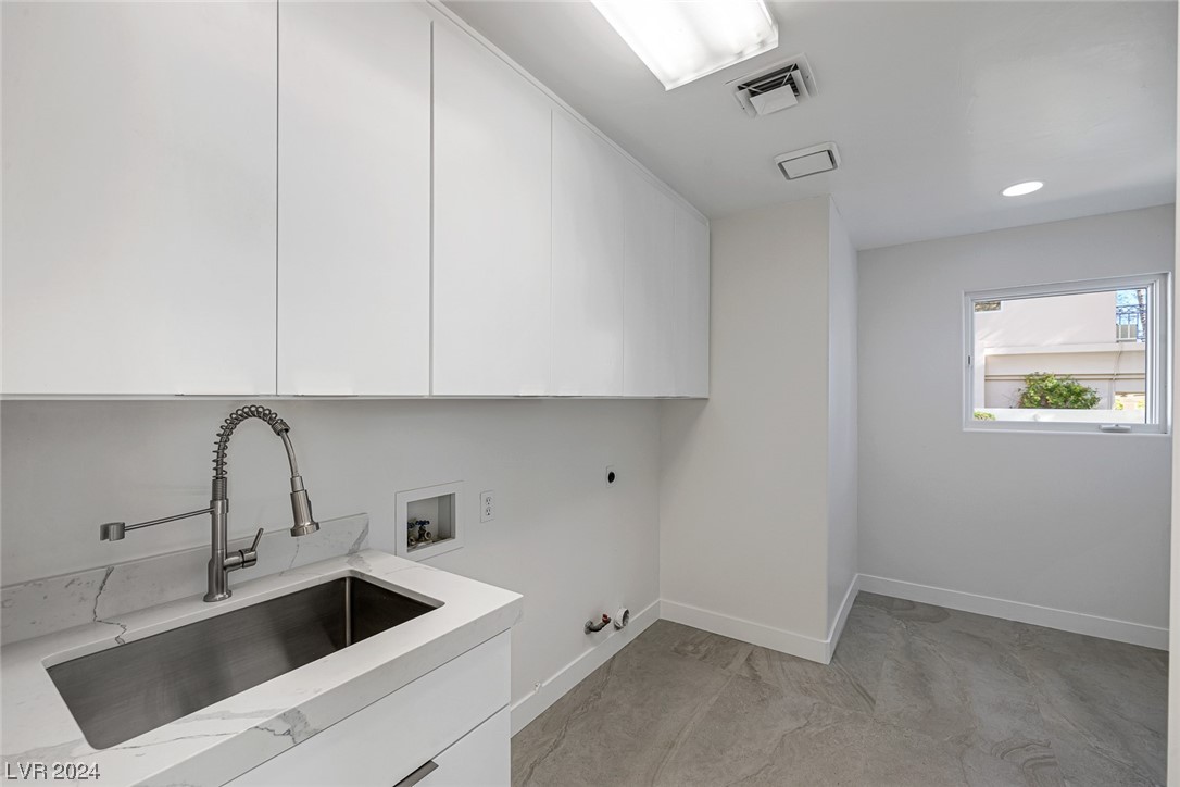 2204 Versailles Court